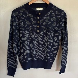 Women’s Size M Navy and Gray Leopard Patterned Sweater